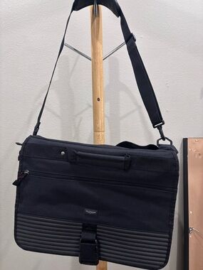 Black Men's Messenger/Laptop Bag with Padded Strap - US Luggage NY